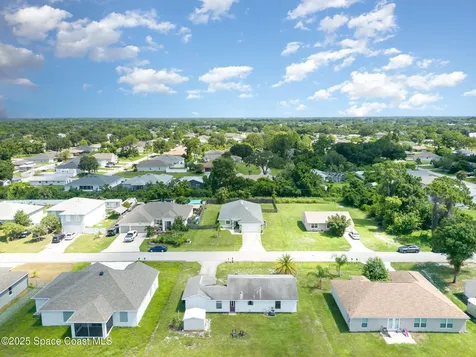 760 Grandeur Street SE Palm Bay FL 32909