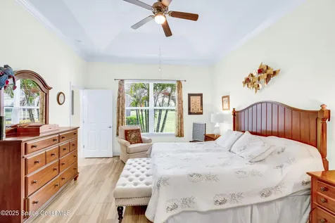 7201 E Village Square Vero Beach FL 32966