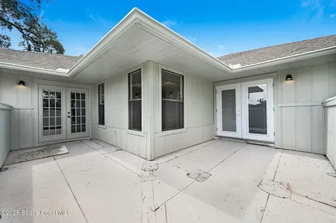 1935 Dipol Courtway Titusville FL 32780