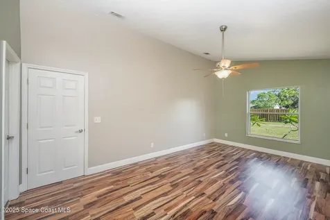 866 Lynbrook Street NW Palm Bay FL 32907