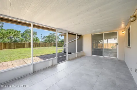866 Lynbrook Street NW Palm Bay FL 32907