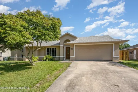 866 Lynbrook Street NW Palm Bay FL 32907