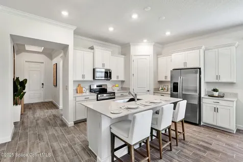 853 Antibes Court NW Palm Bay FL 32907