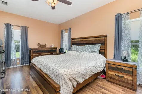 533 Holmes Avenue NW Palm Bay FL 32907