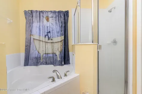 533 Holmes Avenue NW Palm Bay FL 32907