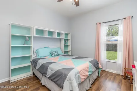 533 Holmes Avenue NW Palm Bay FL 32907