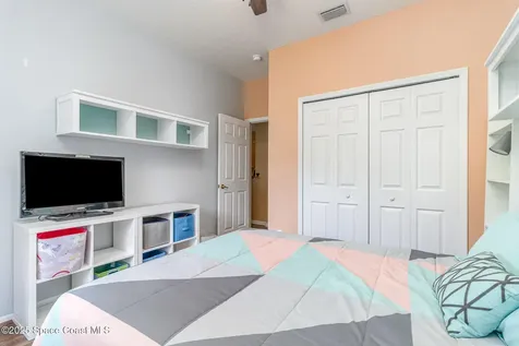 533 Holmes Avenue NW Palm Bay FL 32907