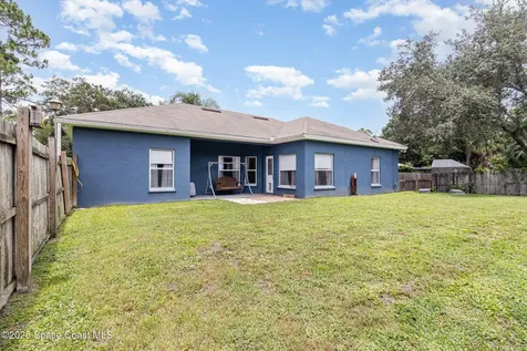 533 Holmes Avenue NW Palm Bay FL 32907