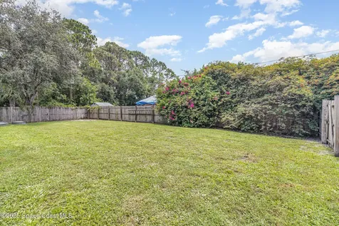 533 Holmes Avenue NW Palm Bay FL 32907