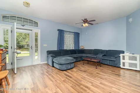 533 Holmes Avenue NW Palm Bay FL 32907