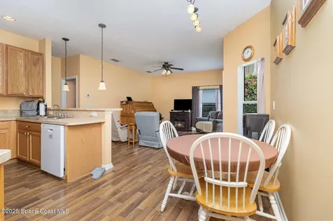 533 Holmes Avenue NW Palm Bay FL 32907