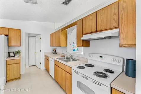 1560 Vista Lake Circle Melbourne FL 32904