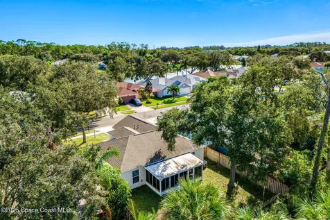 1560 Vista Lake Circle Melbourne FL 32904