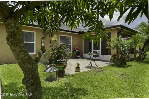 1060 Fairplay Avenue NW Palm Bay FL 32907