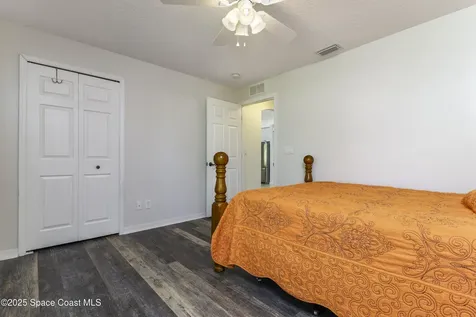 1060 Fairplay Avenue NW Palm Bay FL 32907