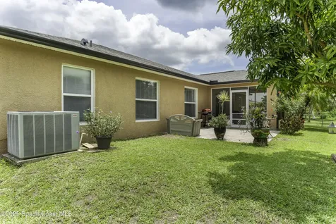 1060 Fairplay Avenue NW Palm Bay FL 32907