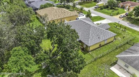 1060 Fairplay Avenue NW Palm Bay FL 32907