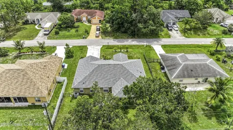 1060 Fairplay Avenue NW Palm Bay FL 32907