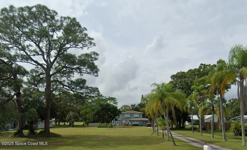 825 27th Avenue Vero Beach FL 32960