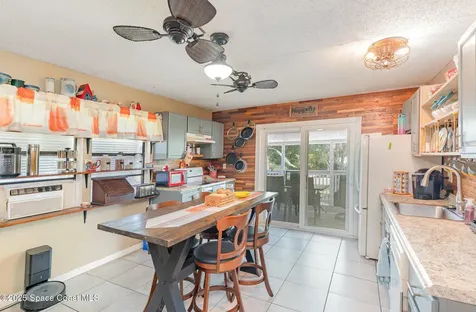 825 27th Avenue Vero Beach FL 32960
