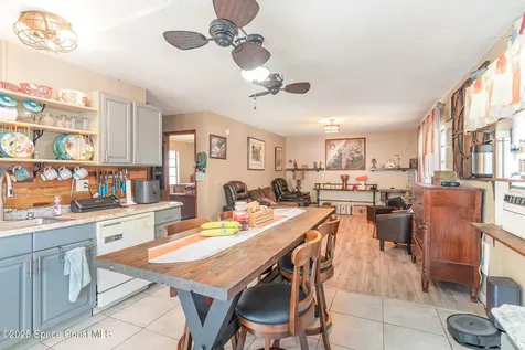 825 27th Avenue Vero Beach FL 32960