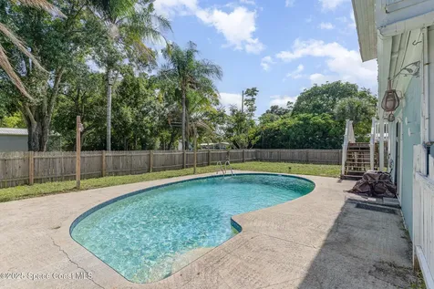 825 27th Avenue Vero Beach FL 32960