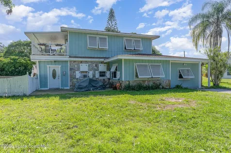 825 27th Avenue Vero Beach FL 32960