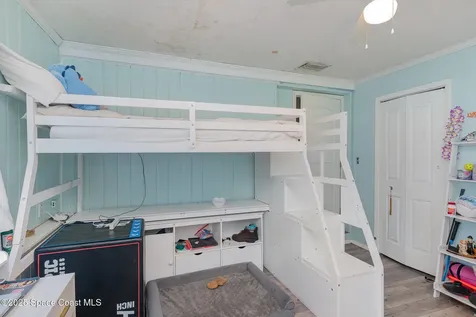 825 27th Avenue Vero Beach FL 32960
