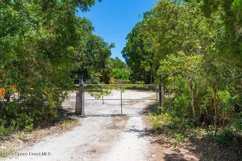 5545 Brabrook Avenue Grant FL 32949
