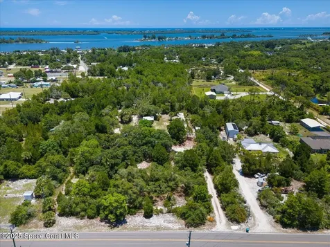 5545 Brabrook Avenue Grant FL 32949