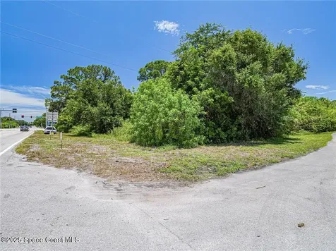 2551 Street Lucie Boulevard Ft. Pierce FL 34951