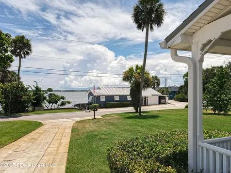 2811 Indian River Drive Cocoa FL 32922