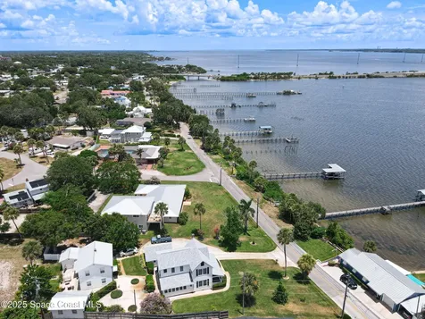 2811 Indian River Drive Cocoa FL 32922