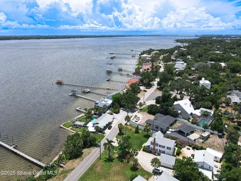 2811 Indian River Drive Cocoa FL 32922