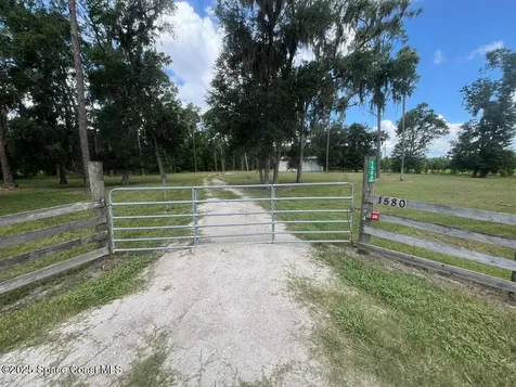 1580 N Division Street Oviedo FL 32765