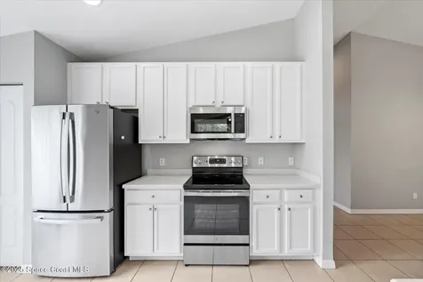446 Lexington Avenue SW Vero Beach FL 32962