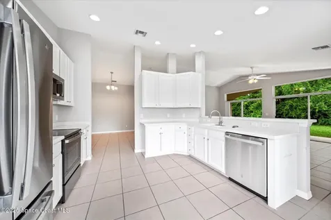 446 Lexington Avenue SW Vero Beach FL 32962