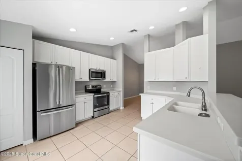 446 Lexington Avenue SW Vero Beach FL 32962