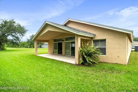 446 Lexington Avenue SW Vero Beach FL 32962