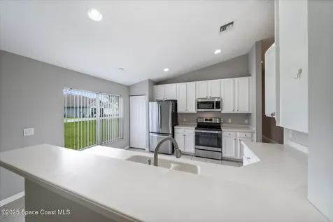 446 Lexington Avenue SW Vero Beach FL 32962