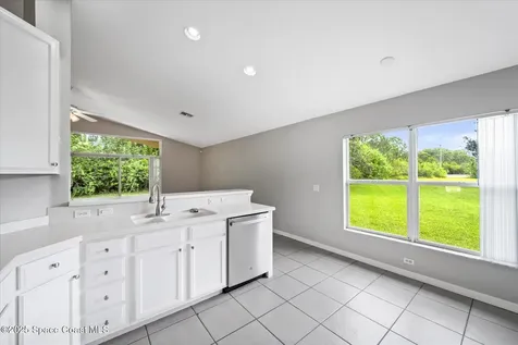 446 Lexington Avenue SW Vero Beach FL 32962