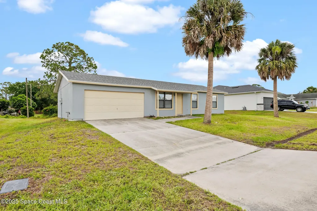 131 Carmelite Avenue NW Palm Bay FL 32907