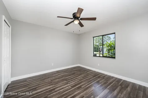 127 Friar Court Sebastian FL 32958