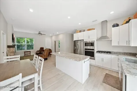 6190 Brabrook Avenue Grant FL 32949