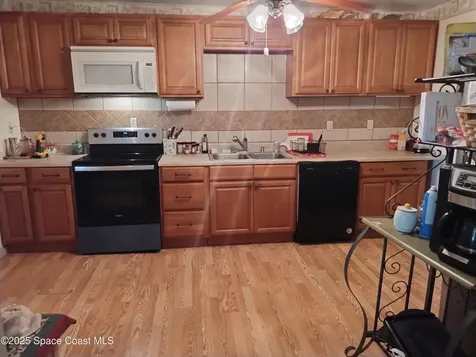 5640 Stamford Street Mims FL 32754