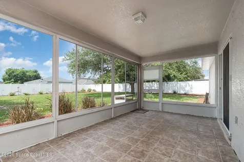 13206 Biscayne Drive Grand Island FL 32735