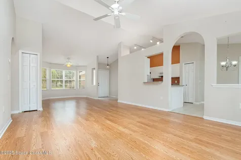 13206 Biscayne Drive Grand Island FL 32735
