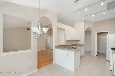 13206 Biscayne Drive Grand Island FL 32735
