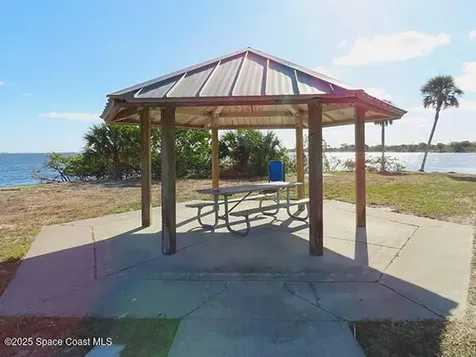 1325 Johns Circle Merritt Island FL 32952