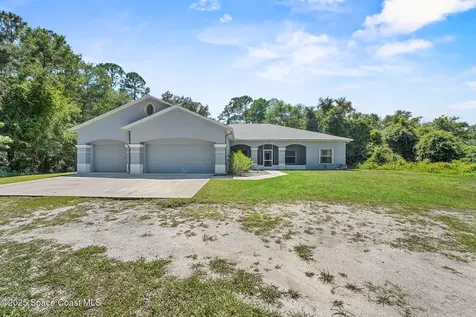 5680 Seminole Street Mims FL 32754